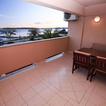 Apartments Miroslav Povljana Εξωτερικό φωτογραφία