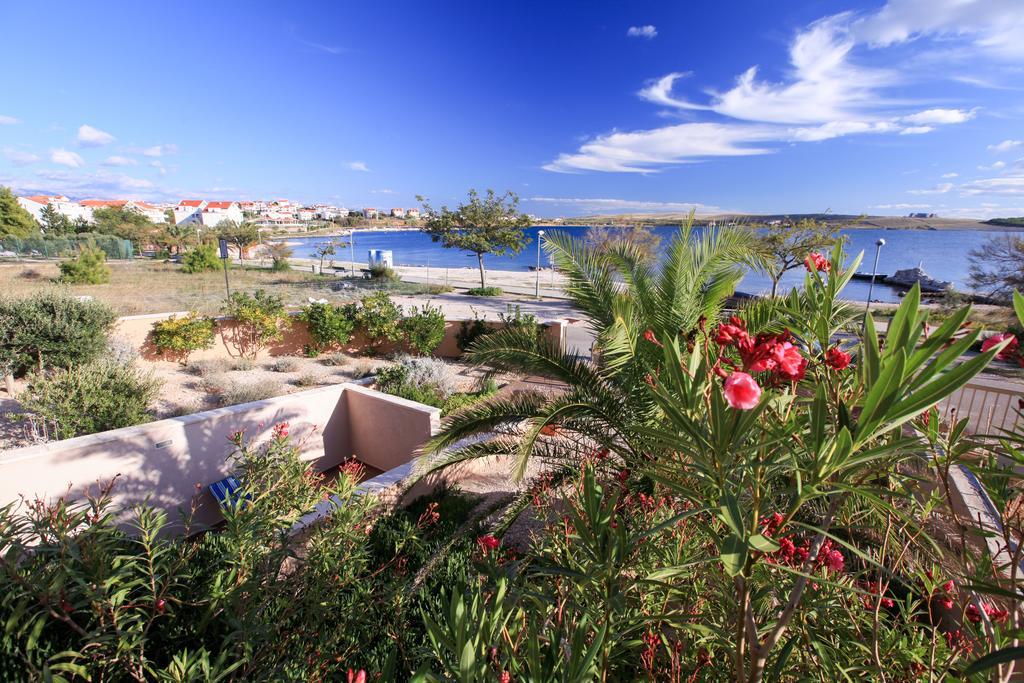 Apartments Miroslav Povljana Εξωτερικό φωτογραφία