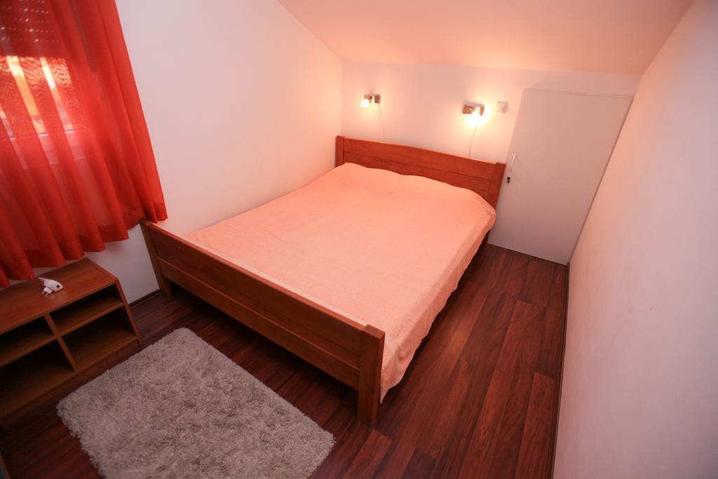 Apartments Miroslav Povljana Εξωτερικό φωτογραφία