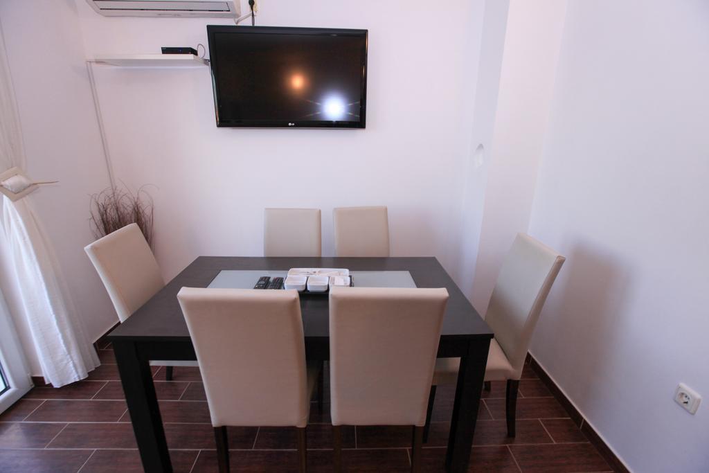 Apartments Miroslav Povljana Εξωτερικό φωτογραφία