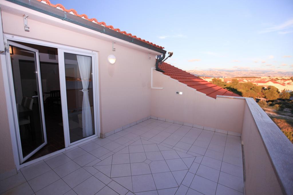 Apartments Miroslav Povljana Εξωτερικό φωτογραφία